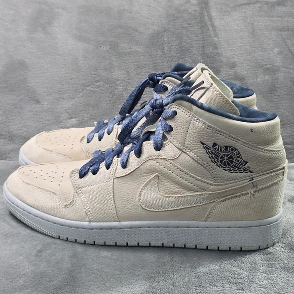 Size 10.5 - Air Jordan 1 SE Mid Sanddrift W